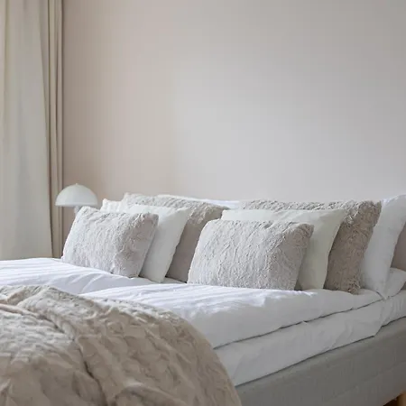 Riverside By Booklapland 罗瓦涅米